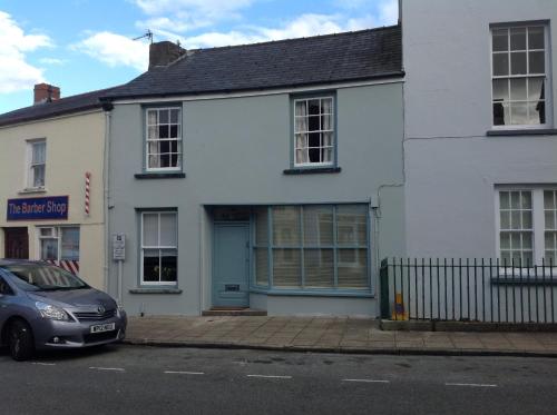 6 Hill Street Haverfordwest. in Haverfordwest, United Kingdom