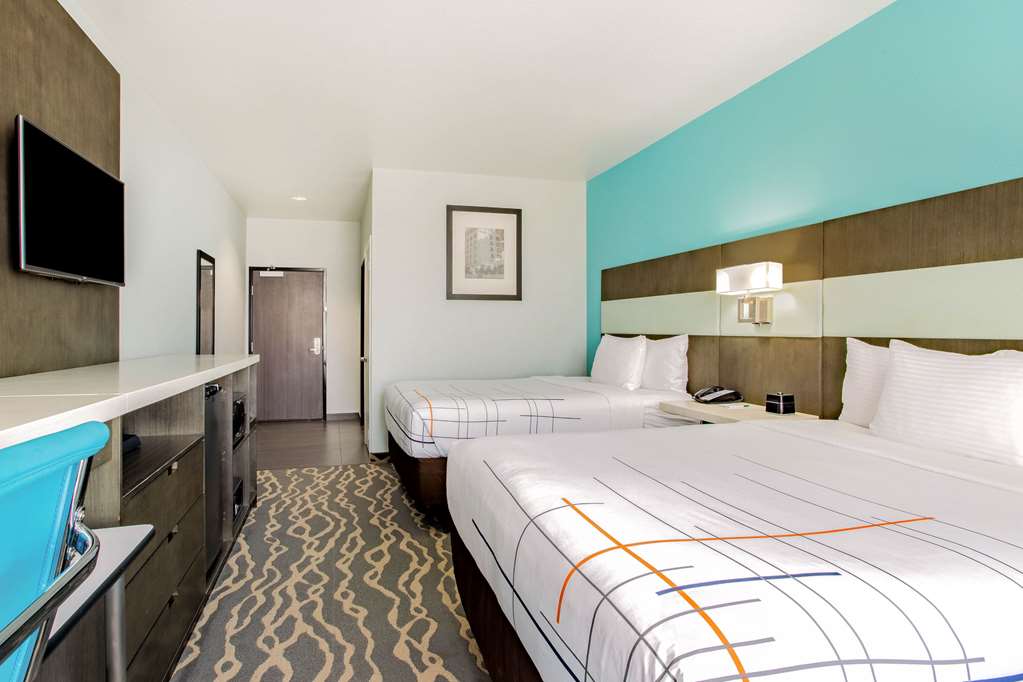 La Quinta Inn & Suites by Wyndham Northlake Fort Worth - photo 17