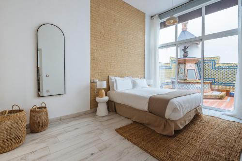 Apartamentos El Escondite de Triana — 4-Star Luxury Hotel in Sevilla, Spain