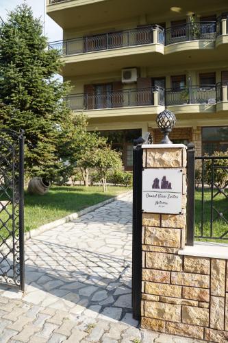 Grand View Suites Meteora — 4-Star Luxury Hotel in Kalampaka, Greece