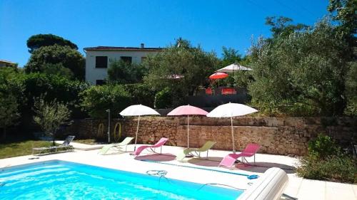 Villa Chaleureuse En Sud Ardeche Avec Piscine Privee 200 M — 4-Star Luxury Hotel in Largentiere, France