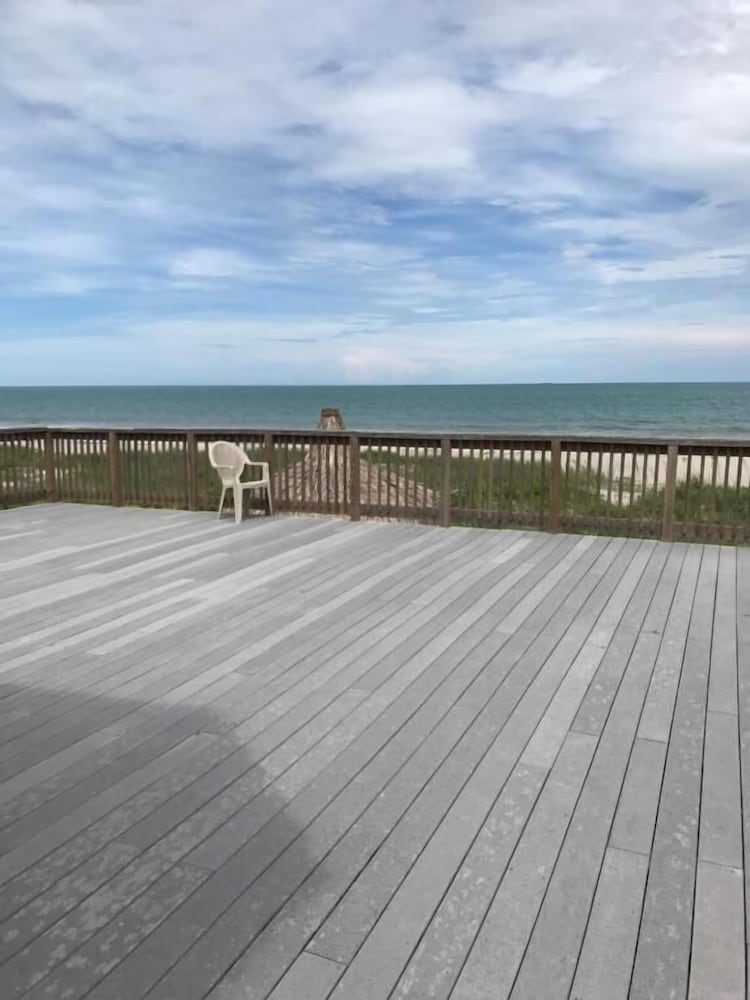 Anthony's on the Beach - photo 15