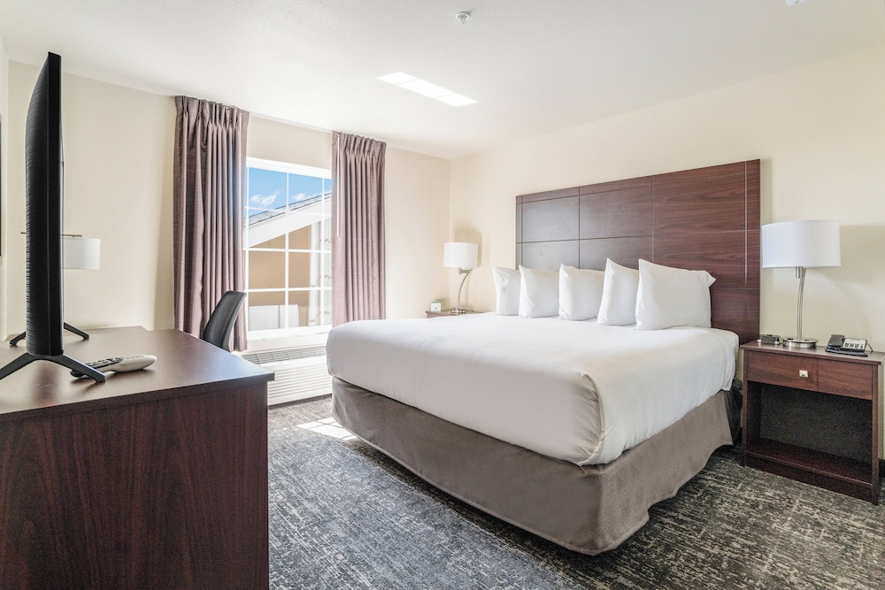 Cobblestone Hotel & Suites Newport - photo 24