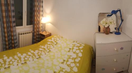 Cosy Room in the Centre — hotel in Saint-Laurent-Du-Var