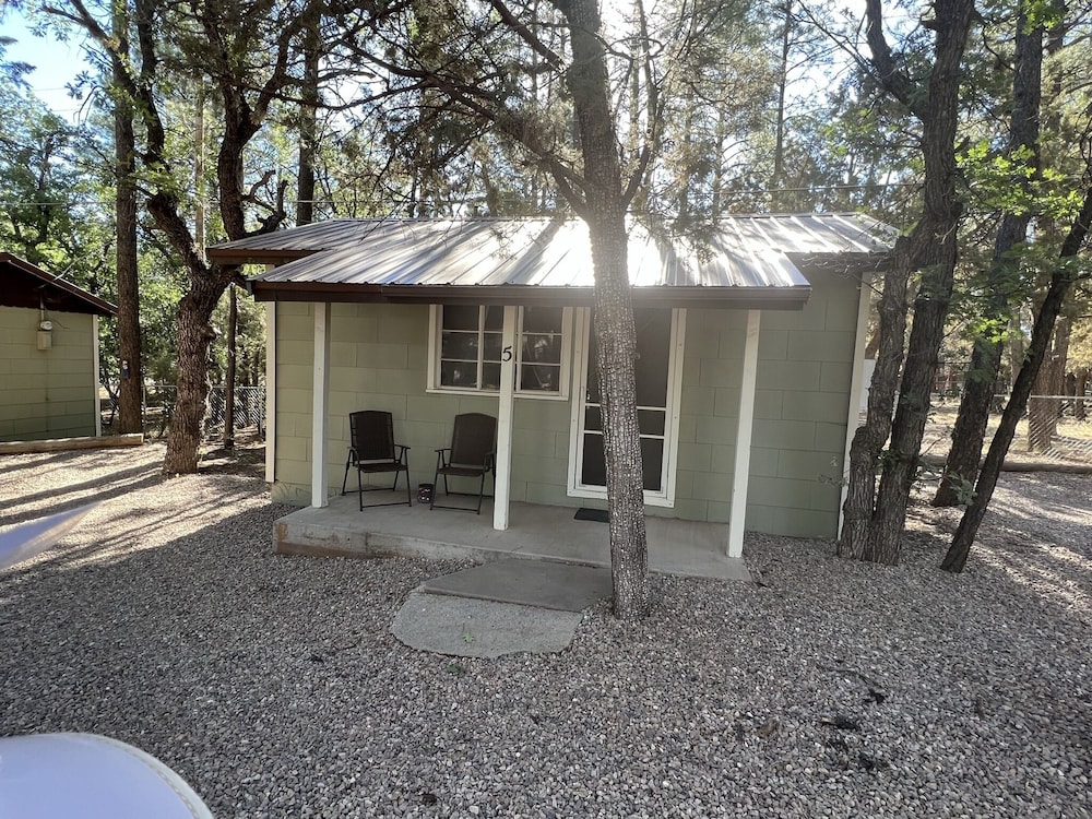 Hidden Rest Cabins & Resort - photo 4
