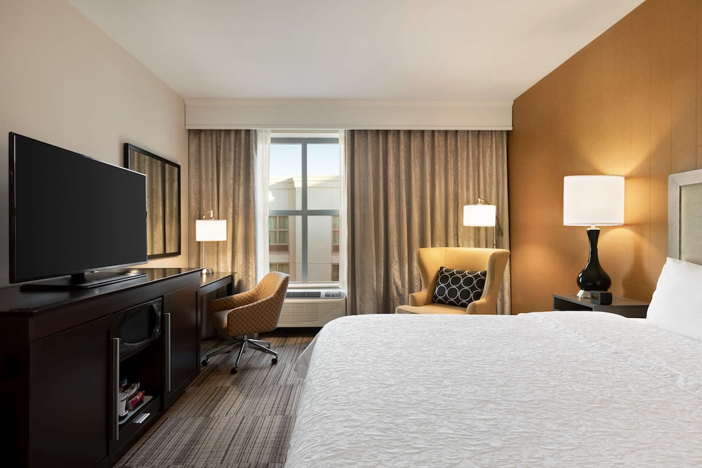 Hampton Inn & Suites Roanoke Downtown - photo 6