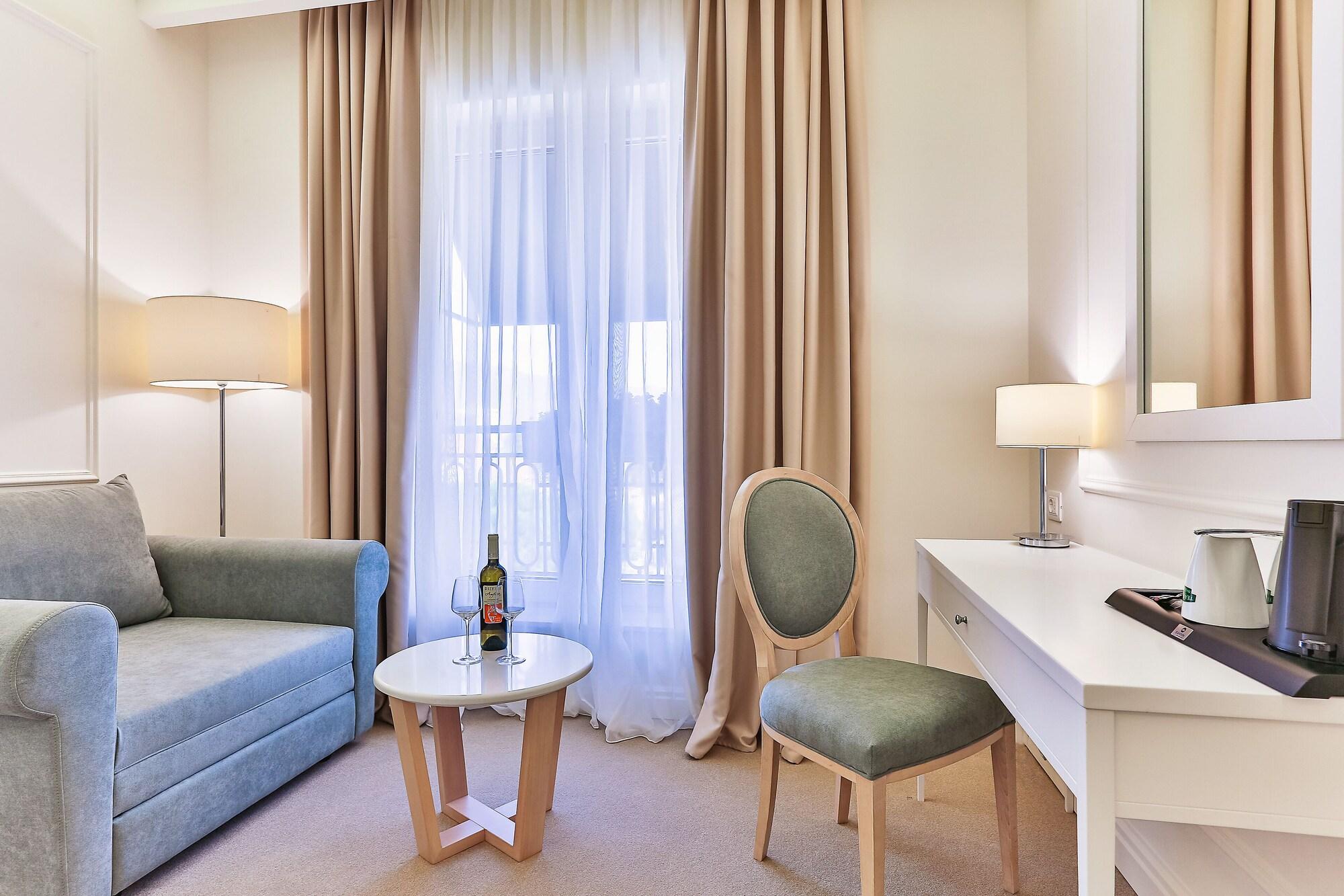 Hotel Crown — Budva