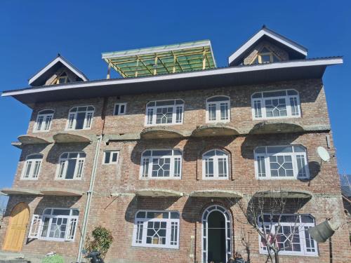 Guest Nest - carbon neutral hotel in Srinagar