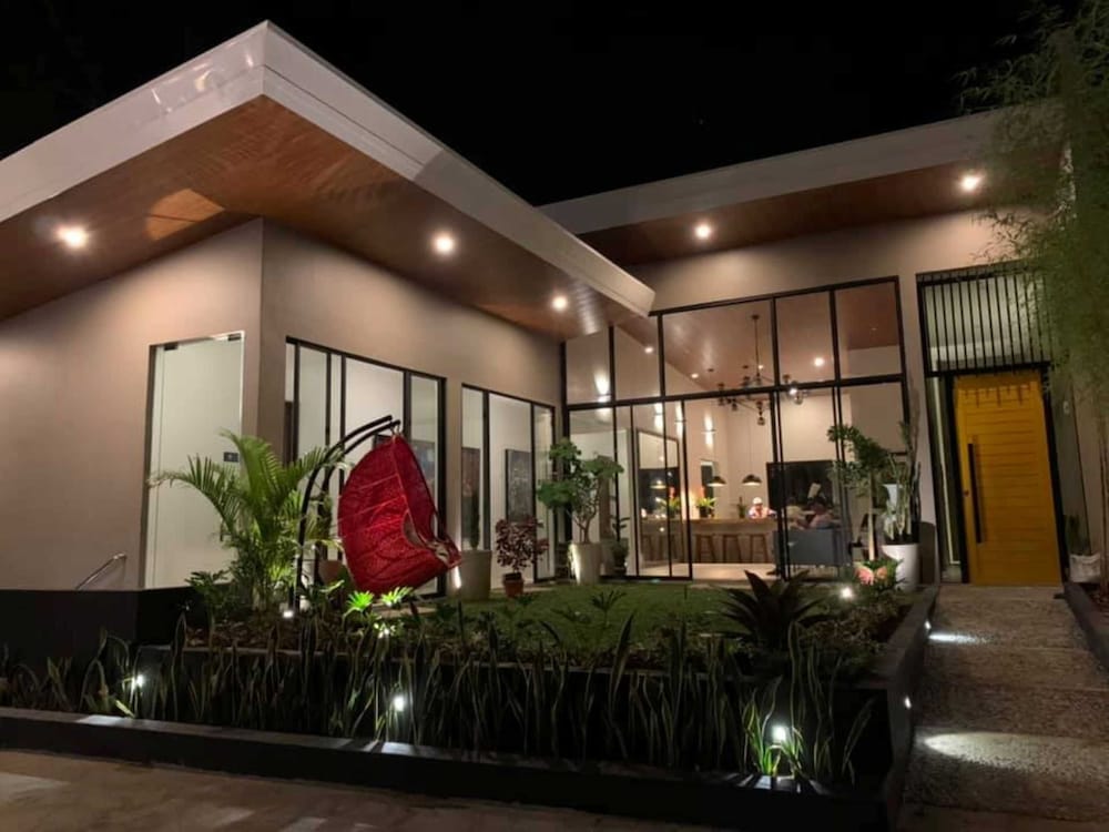 OYO 1177 The Great Molave in Alfonso, Philippines