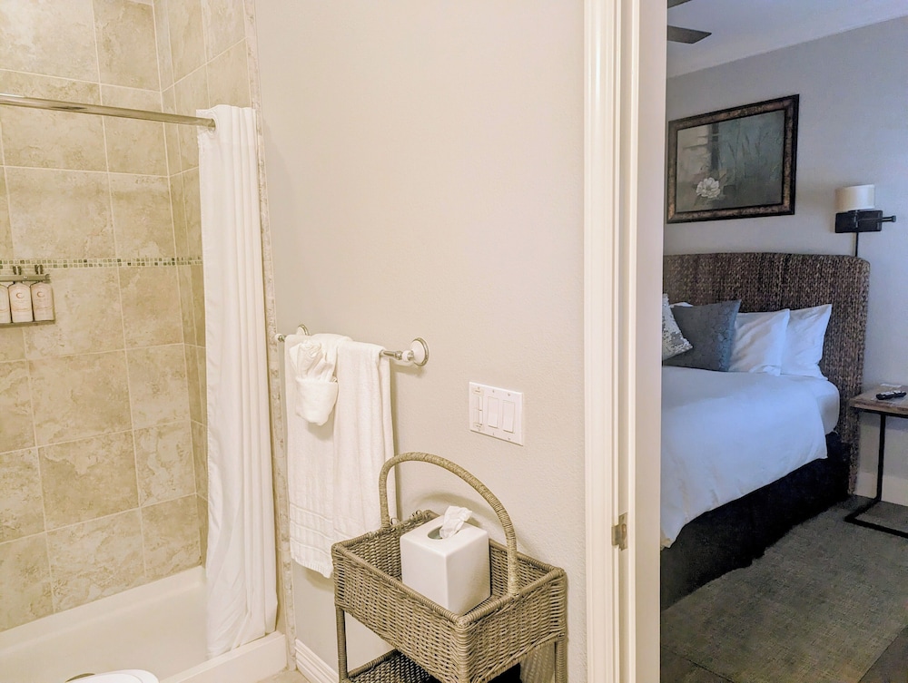 Capitola Hotel - photo 44
