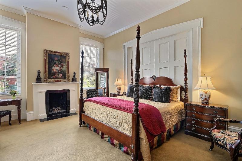 The Presidents Quarters Inn - photo 55
