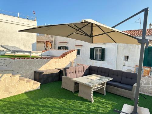 Cozy Sea View Flat with Private 83 sq Rooftop Balcony and BBQ in the Old Town — 4-Star Luxury Hotel in Vieste, Italy
