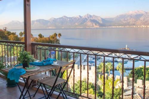 Mavi Avlu Old town apartments — 4-Star Luxury Hotel in Antalya, Turkey