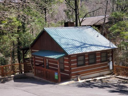 Moonshine Madness #1611 — 4-Star Luxury Hotel in Gatlinburg, United States