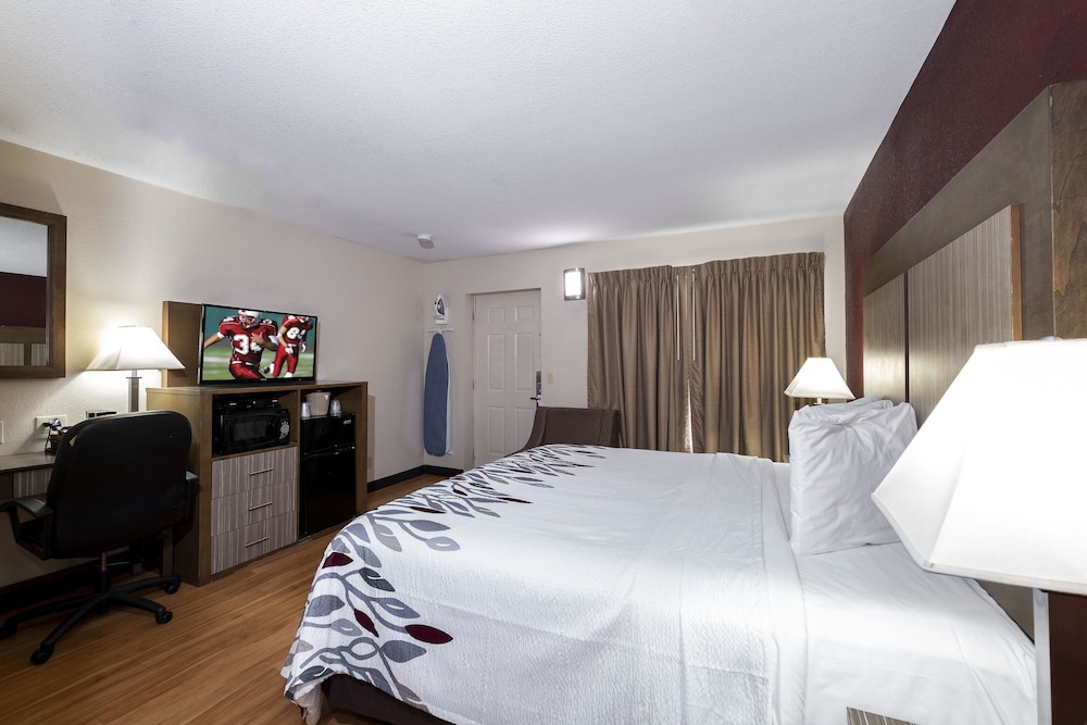Red Roof Inn Neptune Jersey Shore - photo 11