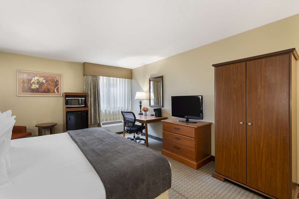 Best Western Plus The Charles Hotel - photo 15