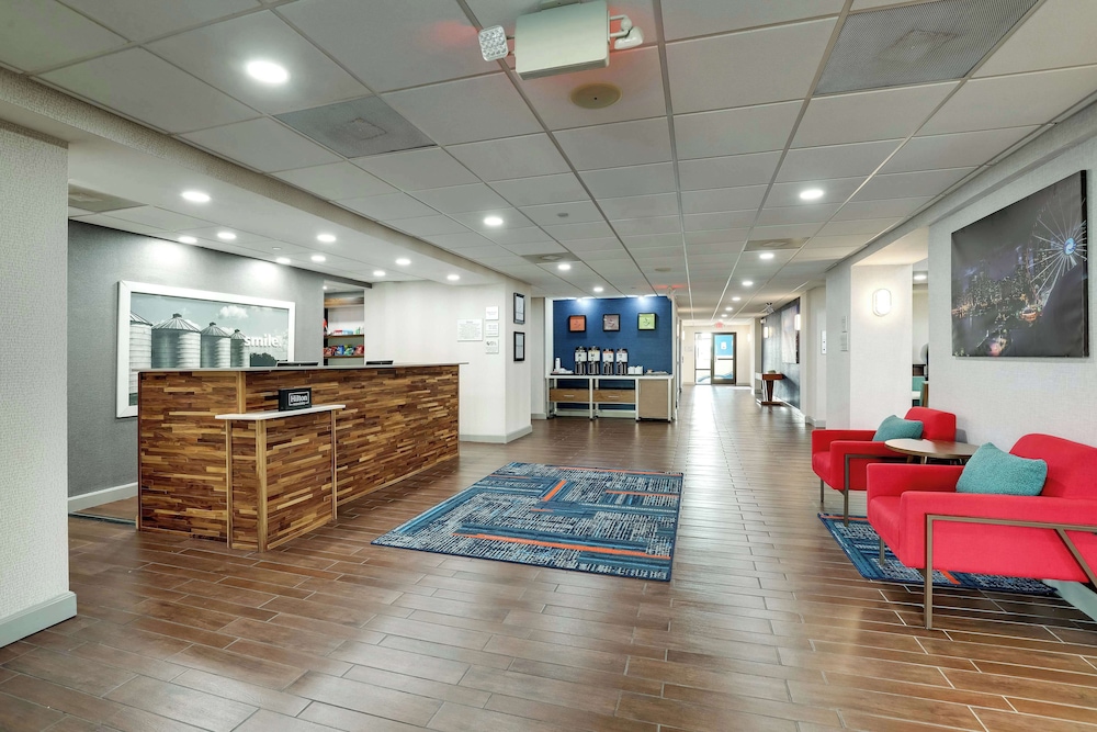 Hampton Inn & Suites St. Louis Edwardsville - photo 7