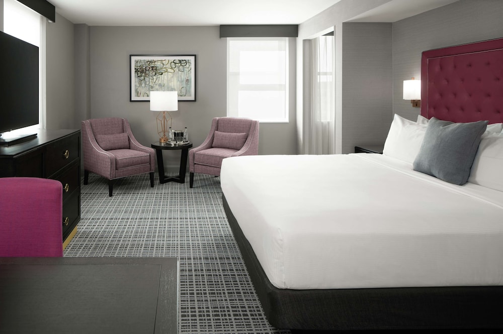 The Axis Moline Hotel Tapestry Collection by Hilton - photo 7