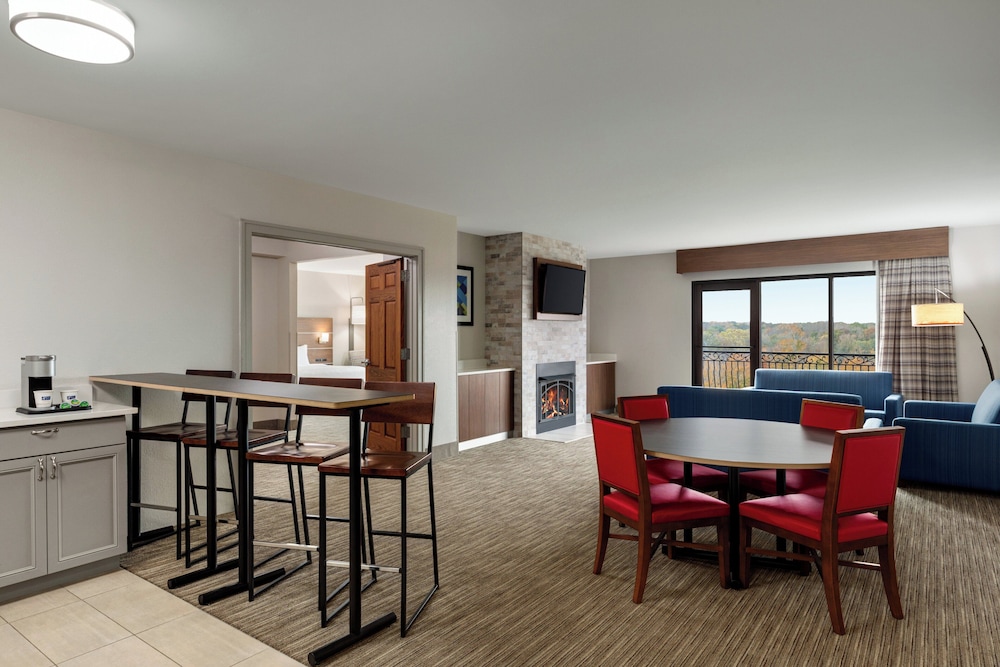 Holiday Inn Express Suites Lexington NwVineyard - photo 39