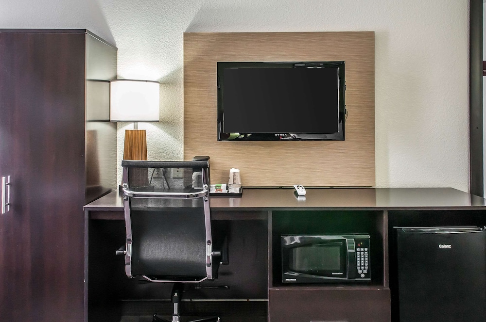 Garner Hotel Albuquerque Airport by IHG - photo 23
