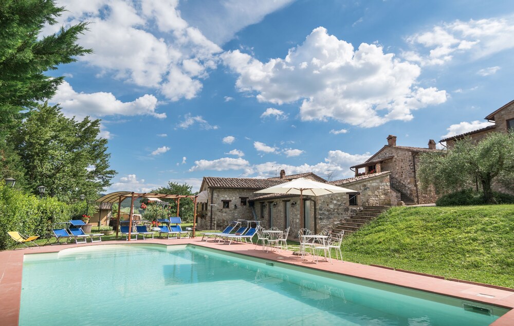 Borgo Bianchini - carbon neutral hotel in Todi