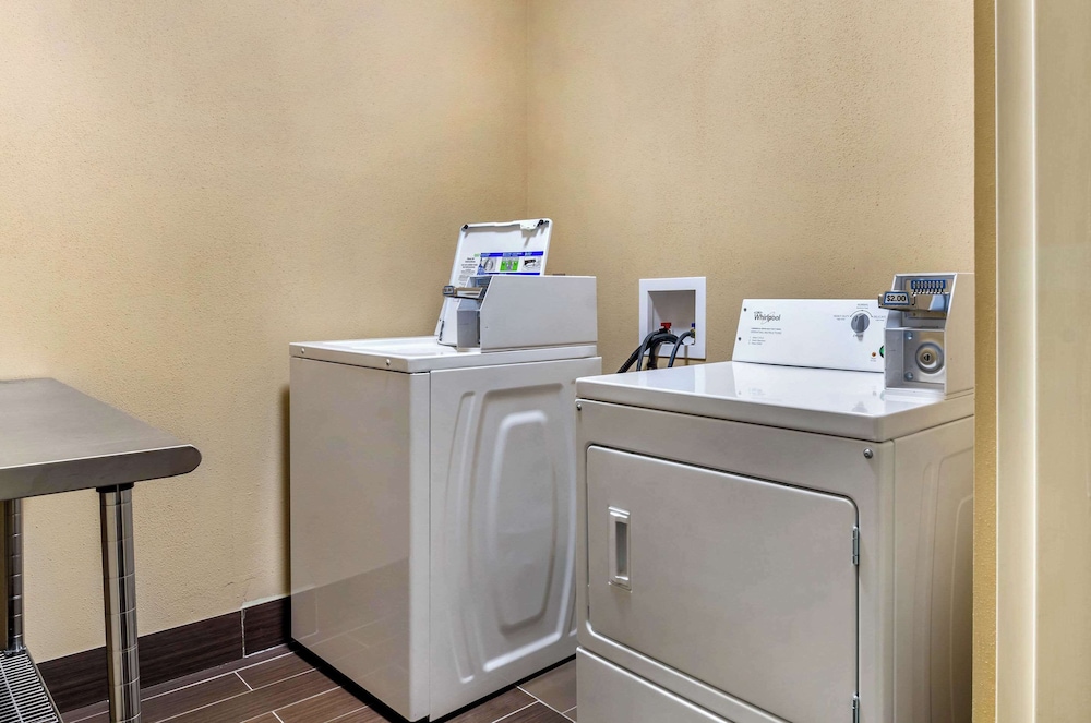 Comfort inn Ottawa Kansas - photo 17