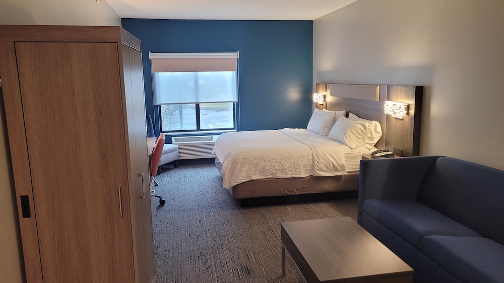 Holiday Inn Express Hotel & Suites Plymouth by IHG - photo 13