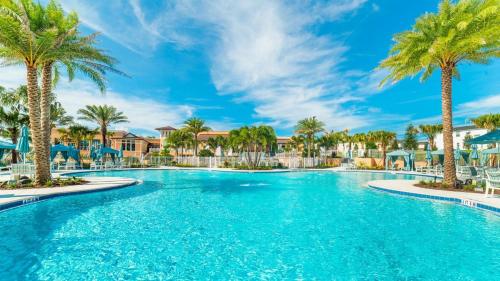 Sun Kissed 5BR Villa Pool & Family Ready — 4-Star Luxury Hotel in Kissimmee, United States
