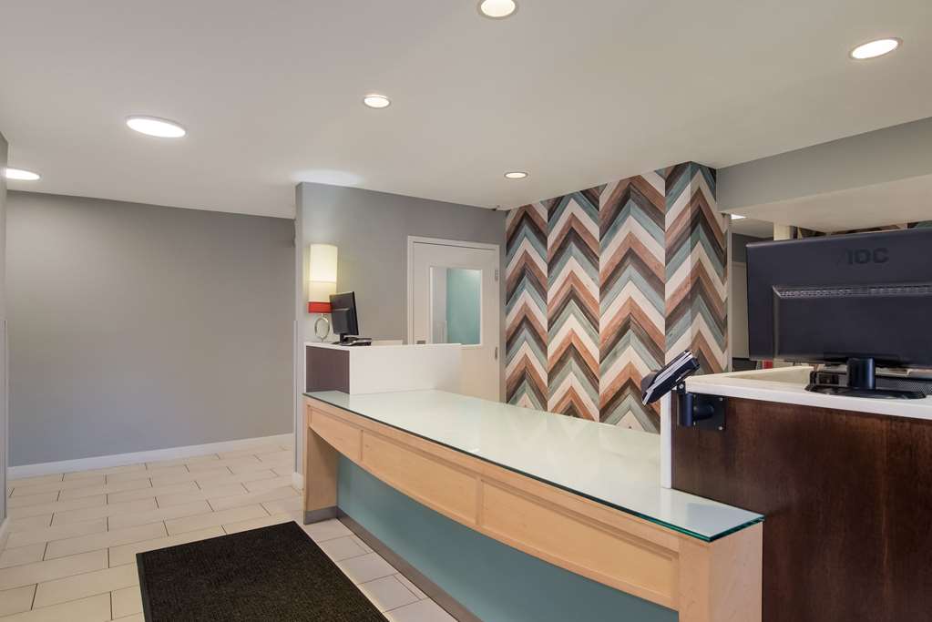 MainStay Suites Omaha Old Mill - photo 4