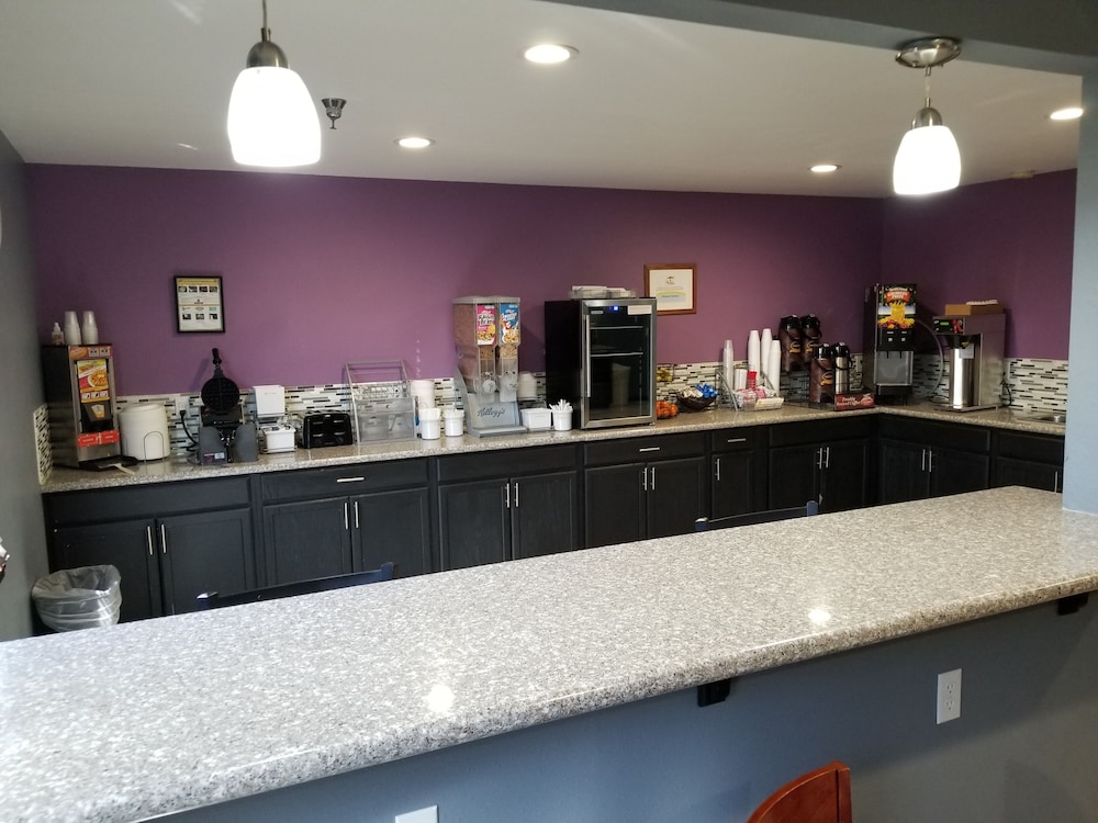 Super 8 by Wyndham Fort Collins - photo 25