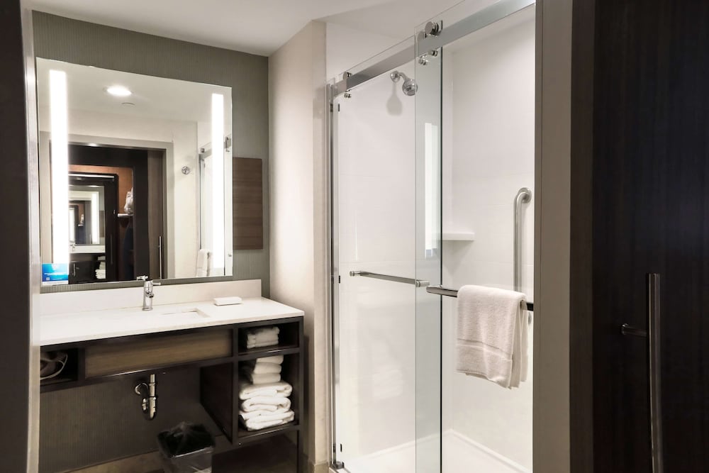 Hilton Garden Inn Bel Air - photo 38