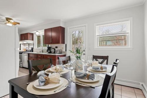 Close to Attractions Spacious Family Home — 4-Star Luxury Hotel in Yarmouth, United States