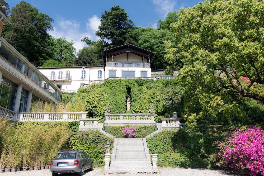 Villa Belvedere by Comorooms — 4-Star Luxury Hotel in Como, Italy