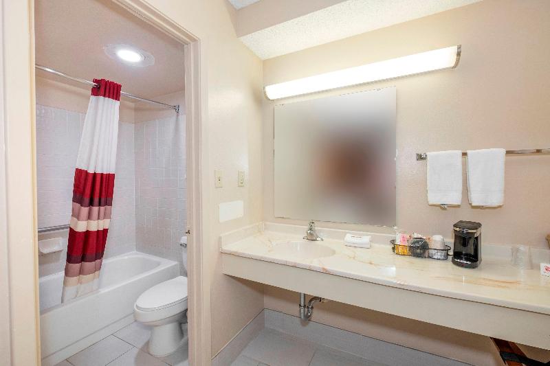 Red Roof Inn MacClenny - photo 17