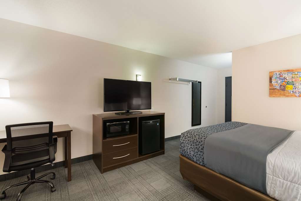Econo Lodge Williston - photo 12