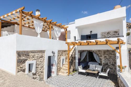 Petrino Paradosiako in Agios Vasileios, Greece