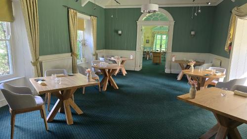 Tyddyn Llan Restaurant with Rooms — Llandrillo — photo 4