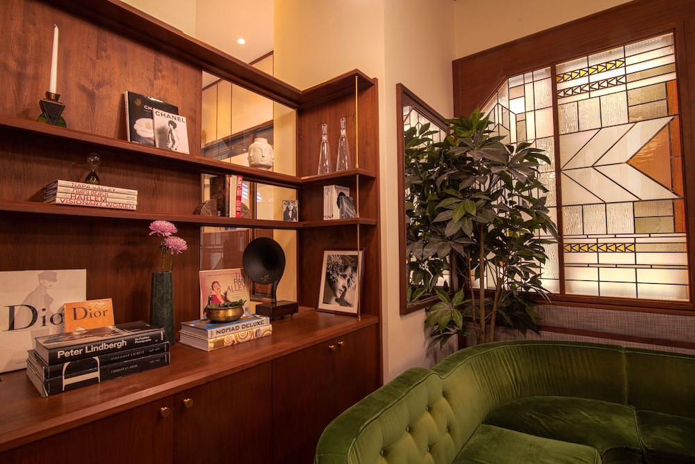 The Evelyn Hotel - photo 6