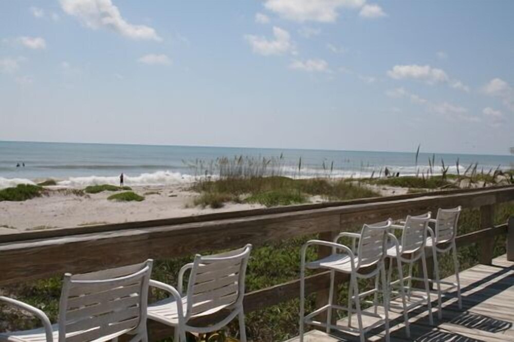 Surf Studio Beach Resort - photo 56