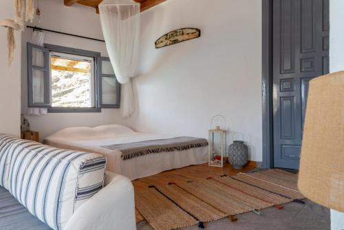 Vathi Balcon Tinos — Panormos — photo 2