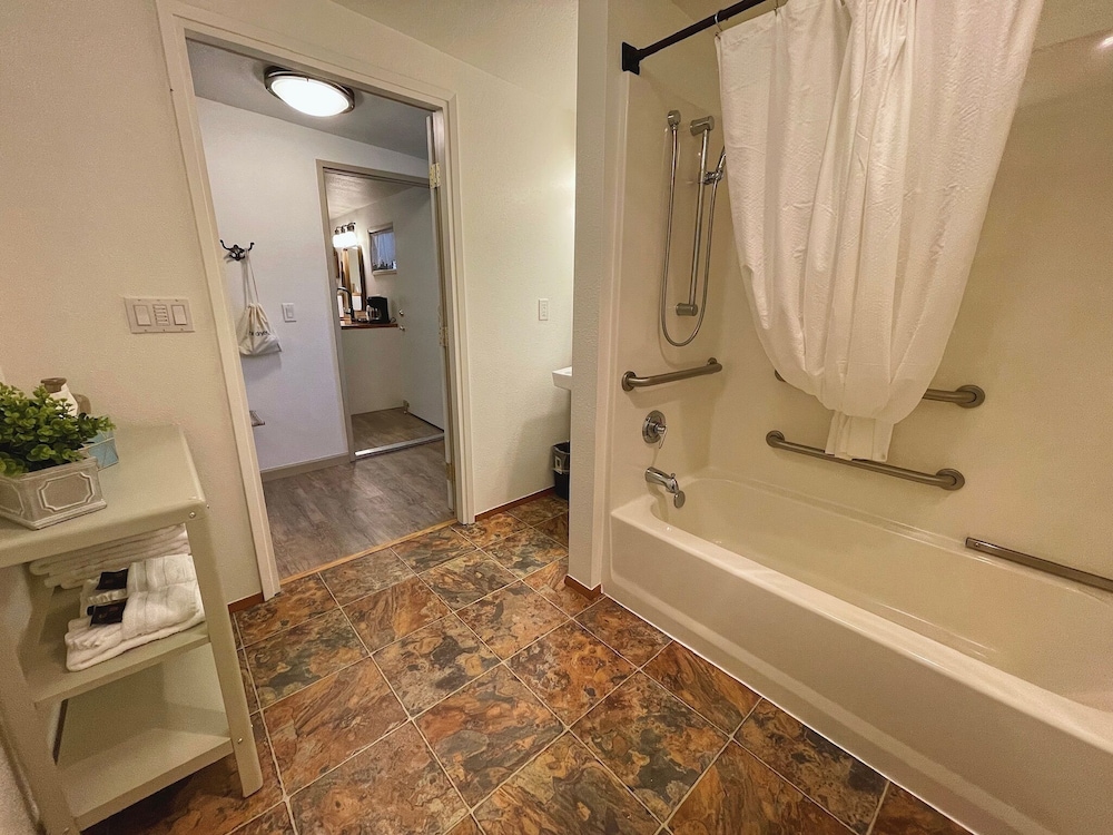 Emerald Valley Inn - photo 54