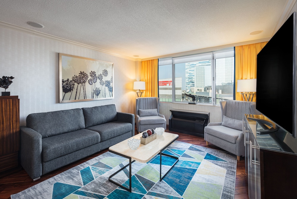 E Central Downtown Los Angeles Hotel - photo 5