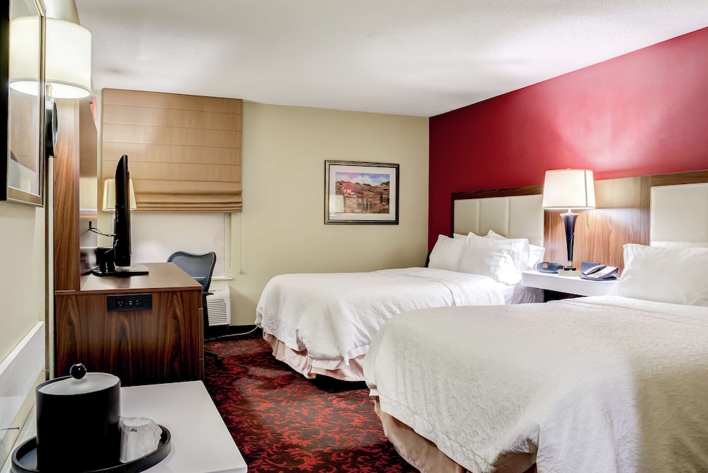 Hampton Inn St. Joseph - photo 14