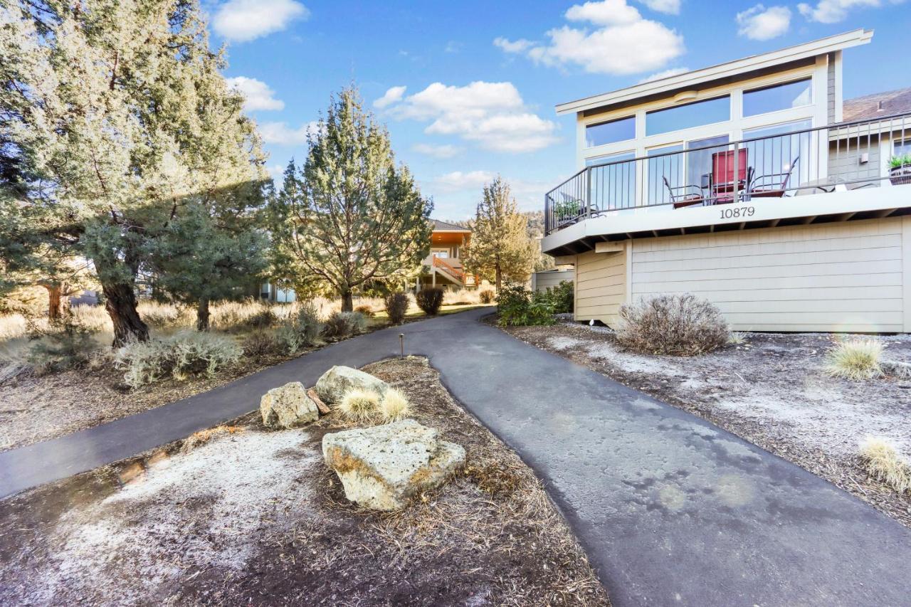 Village Loop Escape — Redmond