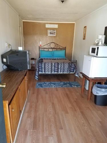 Canton Motel - photo 11