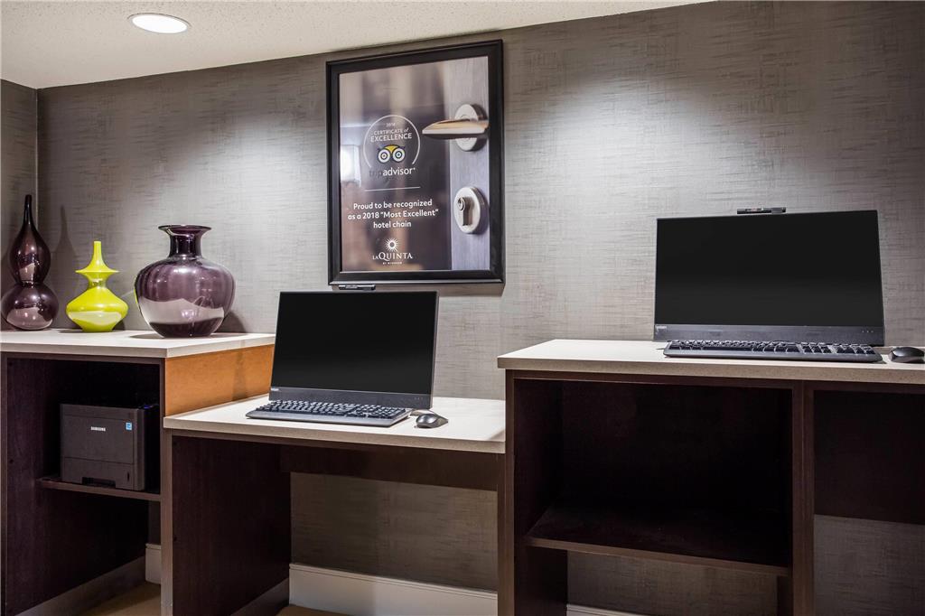 La Quinta Inn & Suites by Wyndham Virginia Beach - photo 21