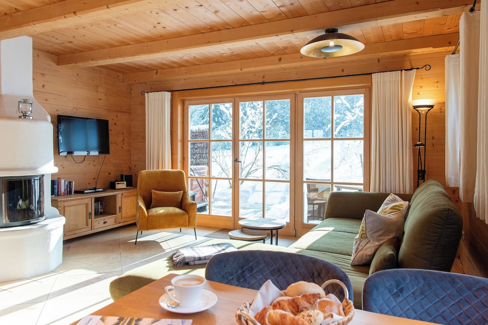 Chalets&Apartments beim Waicher — 4-Star Luxury Hotel in Ruhpolding, Germany