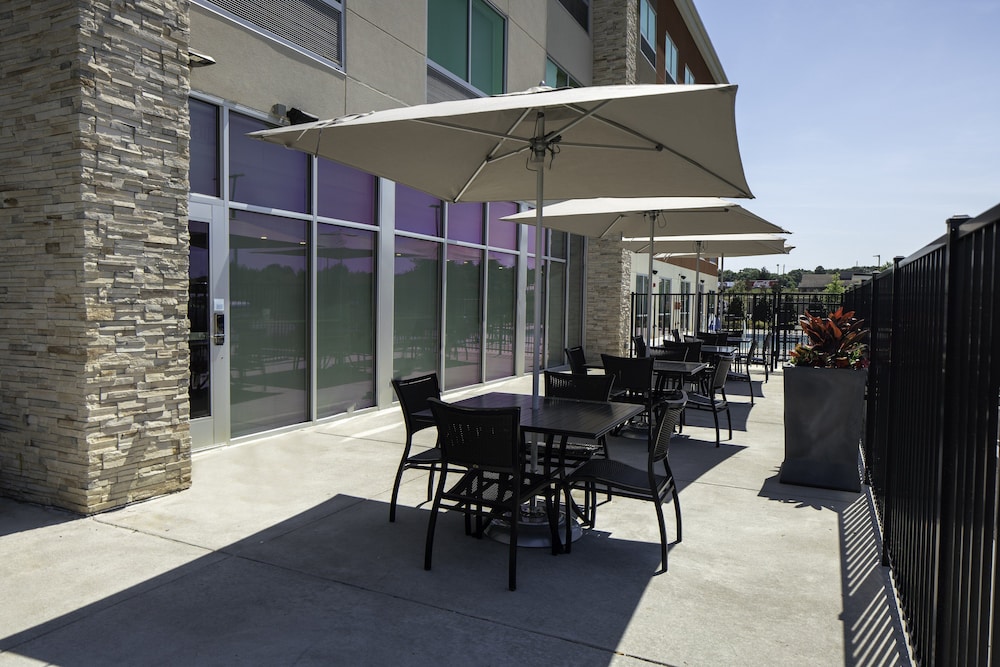 Holiday Inn Express & Suites Griffin - photo 29