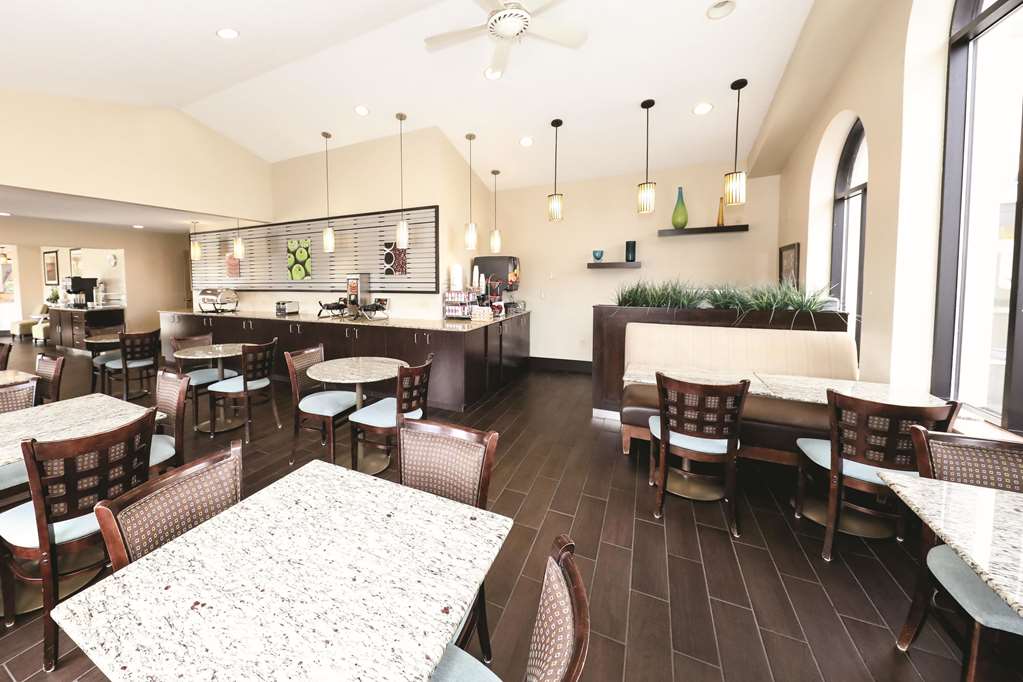 La Quinta Inn by Wyndham Sandusky near Cedar Point - photo 42