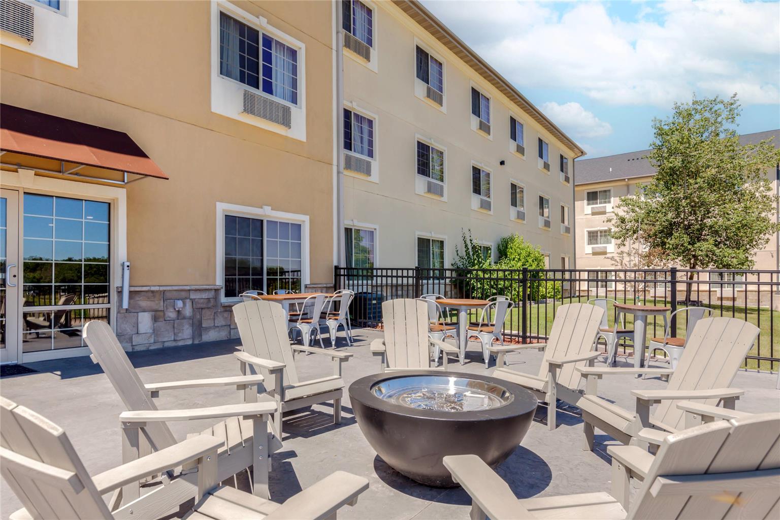 Comfort Suites Johnson Creek Conference Center - photo 27